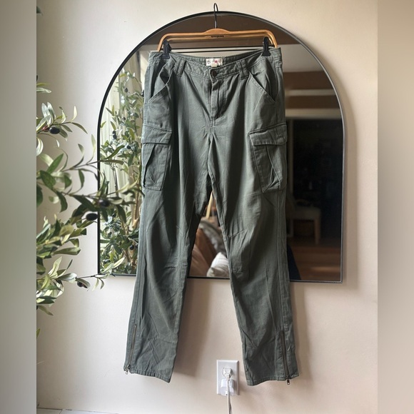 BILLABONG | cargo pant | size 10 - Picture 2 of 4